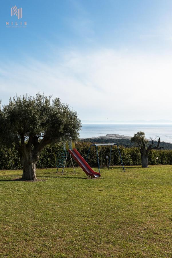 Breathtaking Villa, Nilie Hospitality Mgmt Possidi Bagian luar foto