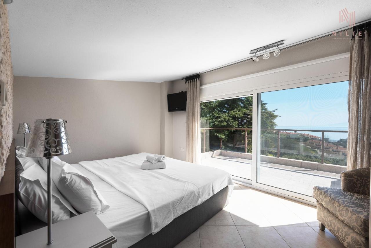 Breathtaking Villa, Nilie Hospitality Mgmt Possidi Bagian luar foto